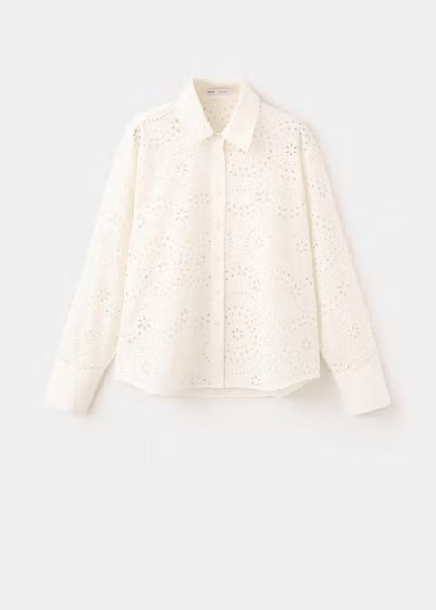 Camisa blanca de bordado calado