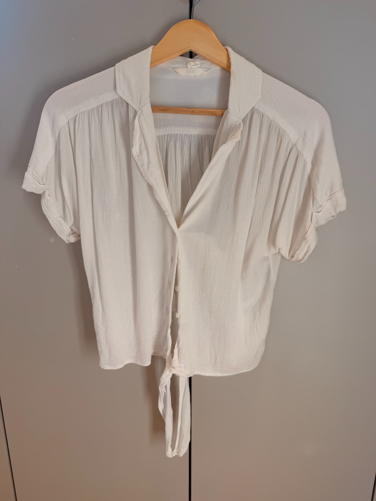 Camisa blanca fluida de manga corta