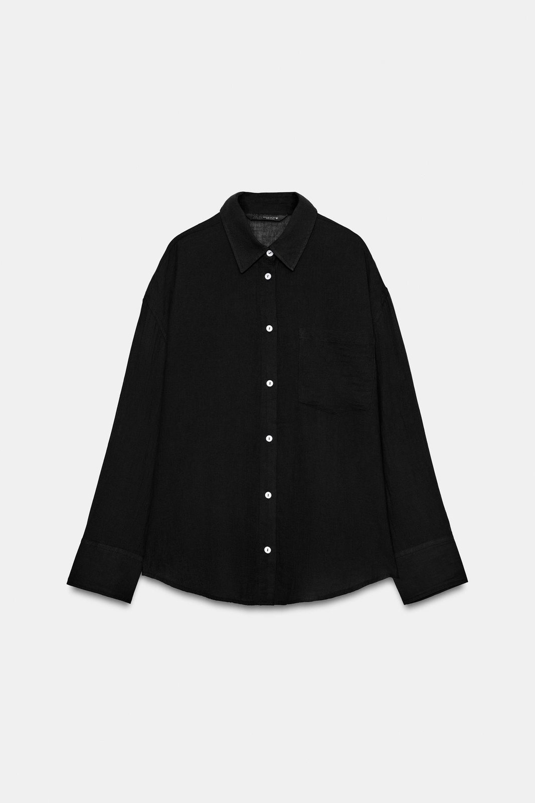 Camisa negra amplia
