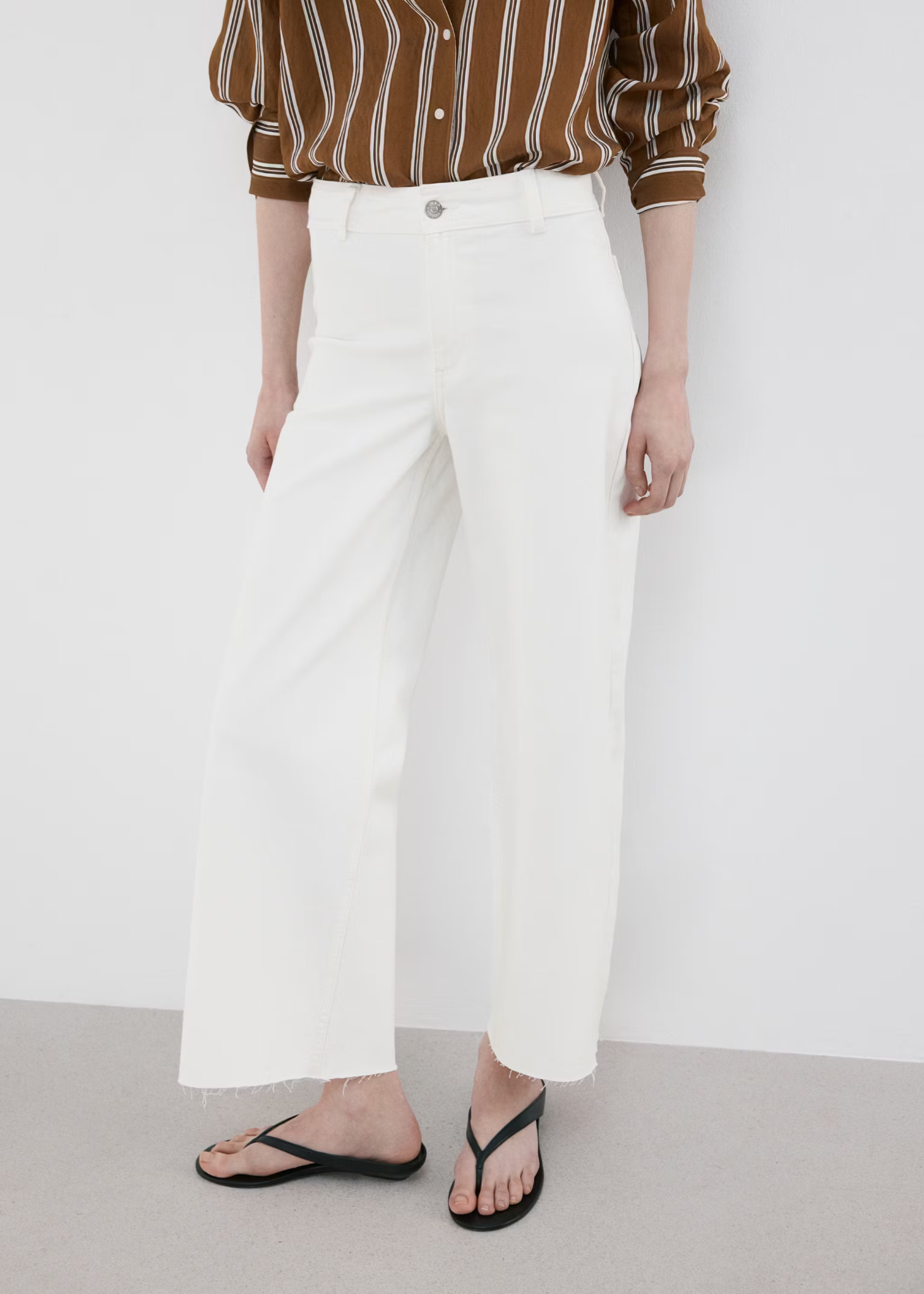 Jean blanco culotte con bajo deshilachado